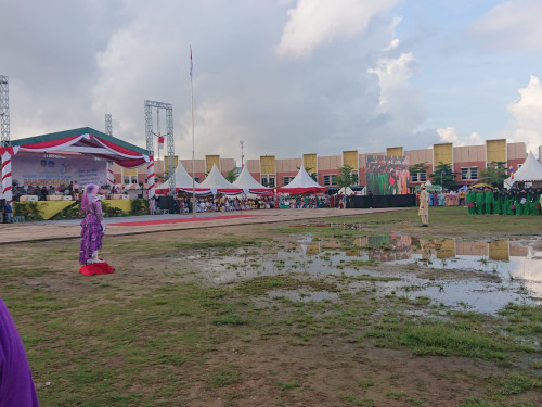 Upacara Hari Pendidikan Nasional bersama Bapak Gubernur Provinsi Kepulauan Riau di Lapangan CGC Sagulung