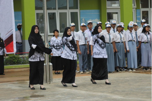 Peringatan Hari Guru Nasional SMAN 24 Batam